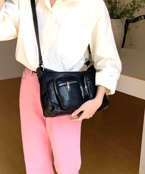 ★ドイツ発*ZARA*フェイクレザーマルチポケットショルダーバッグ ☆ドイツ発*ZARA*フェイクレザーマルチポケットショルダーバッグ
