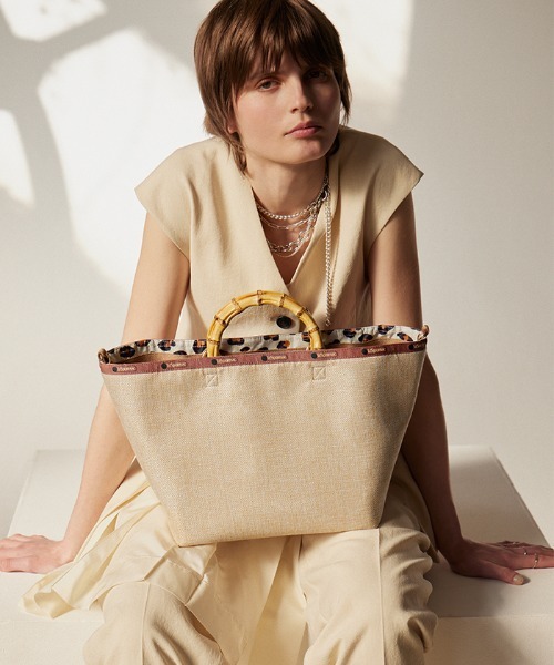 LeSportsac（レスポートサック）の「MED BAMBOO RAFFIA TOTE ラフィアナチュラル（トートバッグ・レディース・ベージュ・FREE）」の7枚目の写真