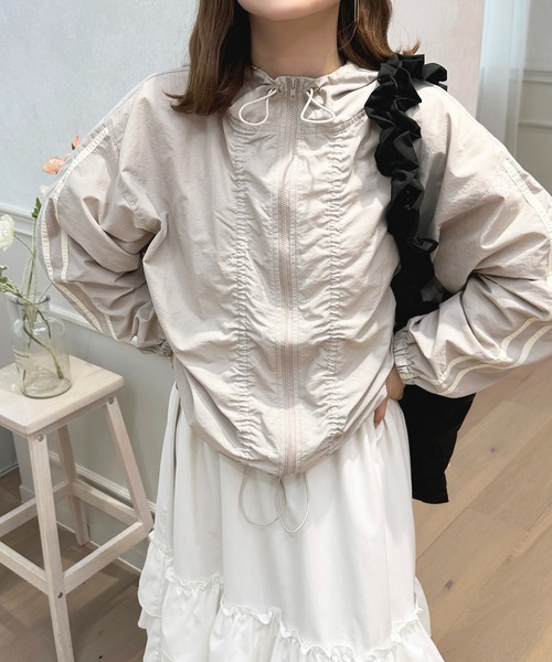 apres jour(アプレジュール)の「ナイロンラインパーカー【ZOZOTOWN限定アイテム】(シャツ/ブラウス・レディース・ピンク/アイボリー/グレイッシュベージュ・フリー/X-LARGE)」の6枚目の写真