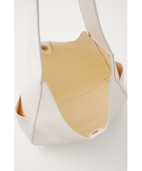 SLY（スライ）の「AIRY F/LEATHER CROSS BODY BAG エアリー フェイクレザー クロス ボディバッグ（ボディバッグ/ウエストポーチ・レディース・ブラック/オフホワイト・FREE）」の10枚目の写真