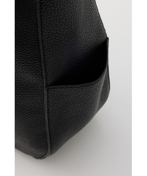 SLY（スライ）の「AIRY F/LEATHER CROSS BODY BAG エアリー フェイクレザー クロス ボディバッグ（ボディバッグ/ウエストポーチ・レディース・ブラック/オフホワイト・FREE）」の17枚目の写真