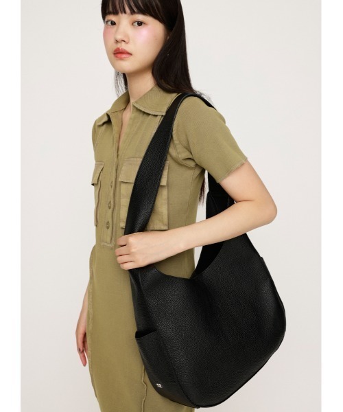 SLY（スライ）の「AIRY F/LEATHER CROSS BODY BAG エアリー フェイクレザー クロス ボディバッグ（ボディバッグ/ウエストポーチ・レディース・ブラック/オフホワイト・FREE）」の22枚目の写真