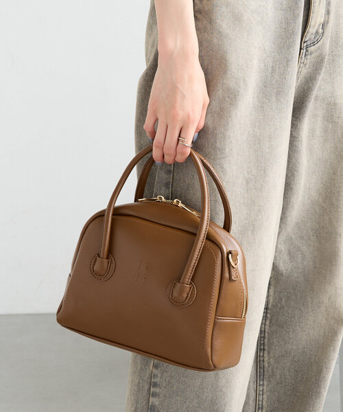 loti（ロティ）の「loti エンボスロゴボストン（ボストンバッグ・レディース・ブラウン/ベージュ/ブラック・ONE SIZE）」の3枚目の写真