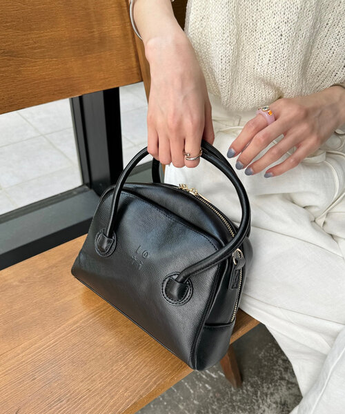 loti（ロティ）の「loti エンボスロゴボストン（ボストンバッグ・レディース・ブラウン/ベージュ/ブラック・ONE SIZE）」の5枚目の写真