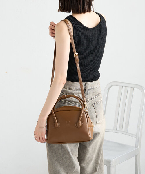 loti（ロティ）の「loti エンボスロゴボストン（ボストンバッグ・レディース・ブラウン/ベージュ/ブラック・ONE SIZE）」の7枚目の写真