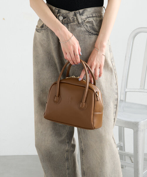 loti（ロティ）の「loti エンボスロゴボストン（ボストンバッグ・レディース・ブラウン/ベージュ/ブラック・ONE SIZE）」の9枚目の写真