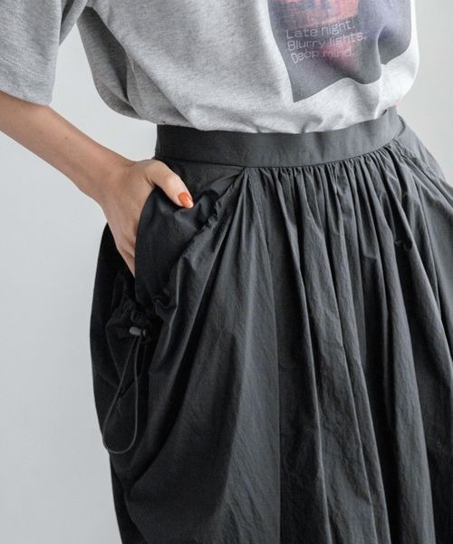 LOWRYS FARM(ローリーズファーム)の「ドロストコクーンスカート 133510(スカート・レディース・カーキ/ブラック/アイボリー・FREE)」の9枚目の写真