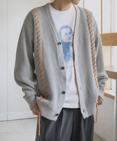 SENSE OF PLACE by URBAN RESEARCH（センスオブプレイスバイアーバンリサーチ）の「『ユニセックス』ブランケットステッチカーディガン（カーディガン/ボレロ・メンズ・ネイビー/パープル/ライトグレー・MEDIUM/LARGE）」の17枚目の写真