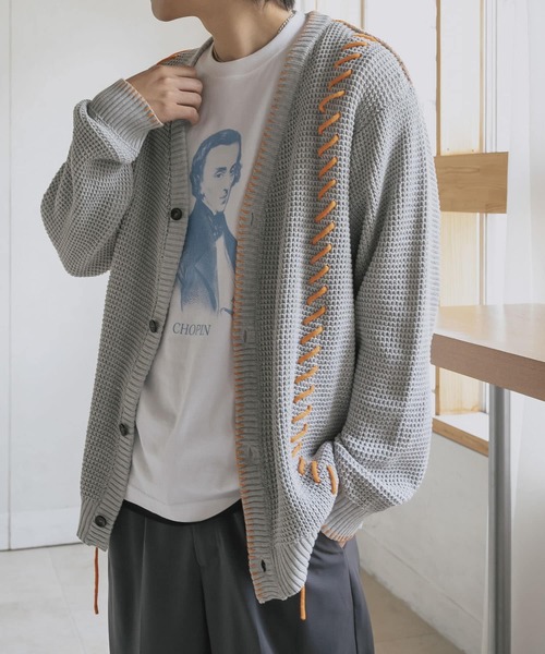 SENSE OF PLACE by URBAN RESEARCH（センスオブプレイスバイアーバンリサーチ）の「『ユニセックス』ブランケットステッチカーディガン（カーディガン/ボレロ・メンズ・ネイビー/パープル/ライトグレー・MEDIUM/LARGE）」の18枚目の写真