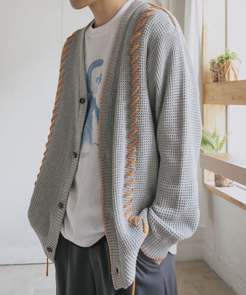 SENSE OF PLACE by URBAN RESEARCH（センスオブプレイスバイアーバンリサーチ）の「『ユニセックス』ブランケットステッチカーディガン（カーディガン/ボレロ・メンズ・ネイビー/パープル/ライトグレー・MEDIUM/LARGE）」の19枚目の写真