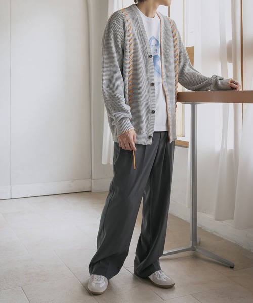 SENSE OF PLACE by URBAN RESEARCH（センスオブプレイスバイアーバンリサーチ）の「『ユニセックス』ブランケットステッチカーディガン（カーディガン/ボレロ・メンズ・ネイビー/パープル/ライトグレー・MEDIUM/LARGE）」の21枚目の写真