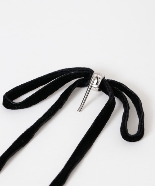 SMELLY（スメリー）の「『WEB/一部店舗限定』ベロアリボン2セットヘアカフ（その他ヘアアクセサリー・レディース・ブラック・-）」の7枚目の写真