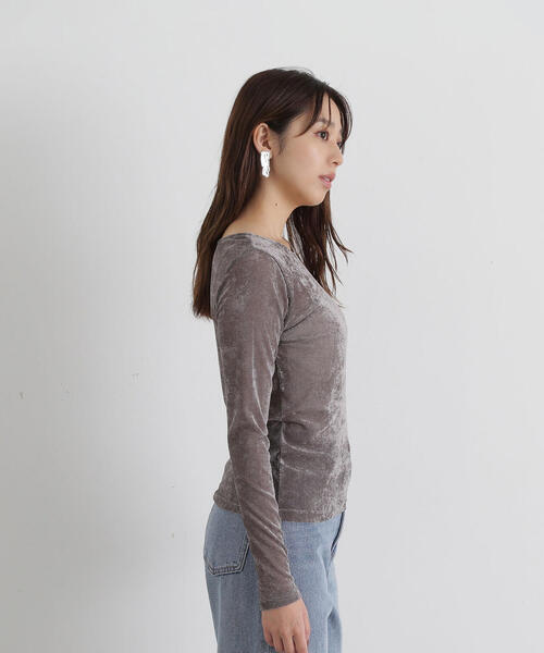 NATURAL BEAUTY BASIC(ナチュラルビューティーベーシック)の「◇【Oggi・美人百花掲載】ベロアボートネックカットソー(Tシャツ/カットソー・レディース・オリーブ/ブラック/オフホワイト/グレー・FREE)」の20枚目の写真