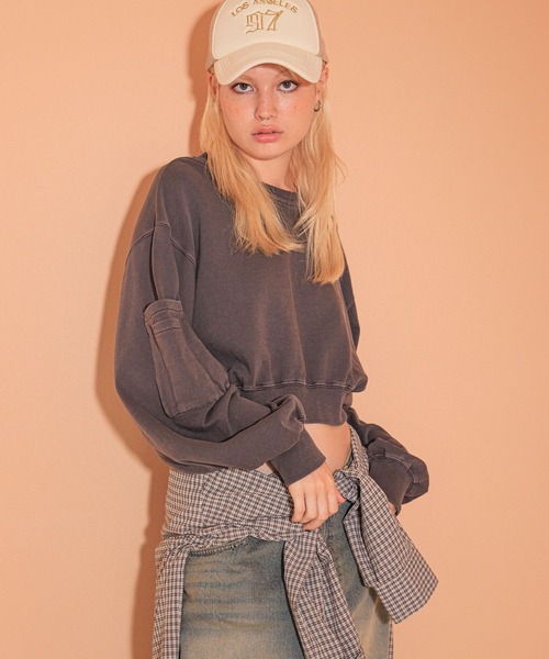 FOREVER 21（フォーエバー トゥエンティーワン）の「【2024FW】ピグメント裏毛スウェットプルオーバー（スウェット・レディース・オフホワイト/ネイビー/グレー/ピンク・FREE）」の3枚目の写真