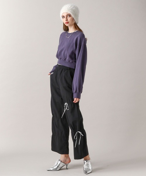 FOREVER 21（フォーエバー トゥエンティーワン）の「【2024FW】ピグメント裏毛スウェットプルオーバー（スウェット・レディース・オフホワイト/ネイビー/グレー/ピンク・FREE）」の5枚目の写真