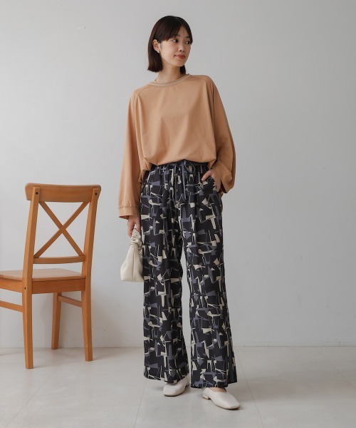 Bou Jeloud(ブージュルード)の「衿ライン2WAYスリーブプルオーバー(Tシャツ/カットソー・レディース・キャメル/パープル/ブラック・FREE)」の15枚目の写真