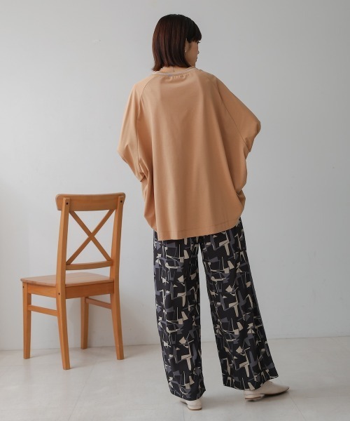 Bou Jeloud(ブージュルード)の「衿ライン2WAYスリーブプルオーバー(Tシャツ/カットソー・レディース・キャメル/パープル/ブラック・FREE)」の18枚目の写真