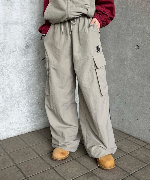 sedacle(セダクル)の「ナイロンカーゴパンツ【SETUP着用可能】(カーゴパンツ・メンズ・ベージュ/ライトグレー/チャコールグレー・SMALL/MEDIUM/LARGE)」の4枚目の写真