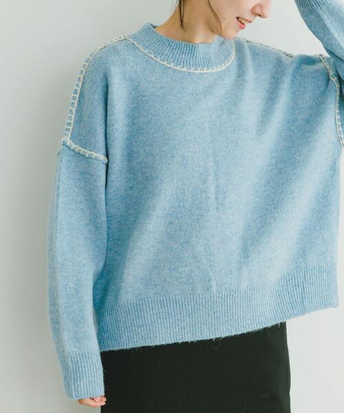 ITEMS URBANRESEARCH(アイテムズ アーバンリサーチ)の「ステッチクルーネックニット(ニット/セーター・レディース・ブラウン/ピンク/ブルー/オフホワイト・FREE)」の3枚目の写真