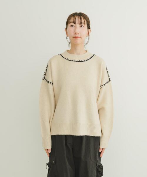 ITEMS URBANRESEARCH(アイテムズ アーバンリサーチ)の「ステッチクルーネックニット(ニット/セーター・レディース・ブラウン/ピンク/ブルー/オフホワイト・FREE)」の9枚目の写真
