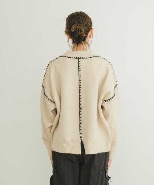 ITEMS URBANRESEARCH(アイテムズ アーバンリサーチ)の「ステッチクルーネックニット(ニット/セーター・レディース・ブラウン/ピンク/ブルー/オフホワイト・FREE)」の11枚目の写真