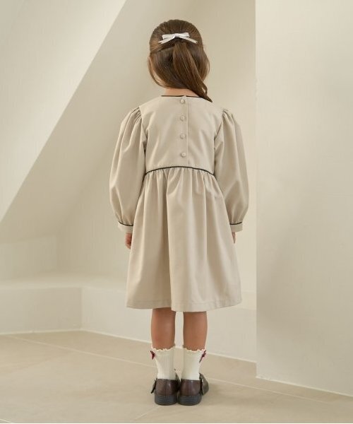 Lycee mine（リセマイン）の「【オケージョン】外せる衿付きワンピース（シャツワンピース・キッズ・ブラック/ライトベージュ/グレー・130cm/120cm/110cm/100cm）」の14枚目の写真