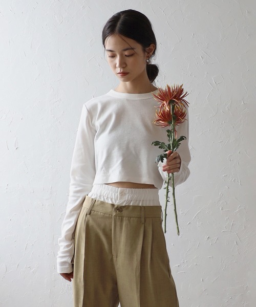 ENC（エンク）の「cropped crew neck pullover / クロップドクルーネックプルオーバー（Tシャツ/カットソー・レディース・チャコールグレー/オフホワイト/ブラック・FREE）」の2枚目の写真