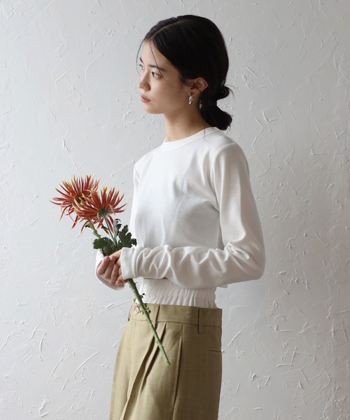 ENC（エンク）の「cropped crew neck pullover / クロップドクルーネックプルオーバー（Tシャツ/カットソー・レディース・チャコールグレー/オフホワイト/ブラック・FREE）」の6枚目の写真