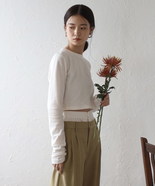 ENC（エンク）の「cropped crew neck pullover / クロップドクルーネックプルオーバー（Tシャツ/カットソー・レディース・チャコールグレー/オフホワイト/ブラック・FREE）」の8枚目の写真