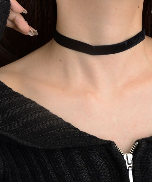 Mayree（メイリー）の「【float】ベロア シンプル チョーカー【9サイズ展開】（チョーカー・レディース・ブラック系5/ブラック系6/ブラック系7/ブラック系8/ブラック系9/ブラック系2/ブラック系4/ブラック系1/ブラック系3・FREE）」の3枚目の写真