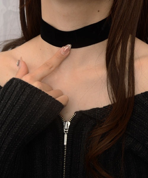 Mayree（メイリー）の「【float】ベロア シンプル チョーカー【9サイズ展開】（チョーカー・レディース・ブラック系5/ブラック系6/ブラック系7/ブラック系8/ブラック系9/ブラック系2/ブラック系4/ブラック系1/ブラック系3・FREE）」の7枚目の写真