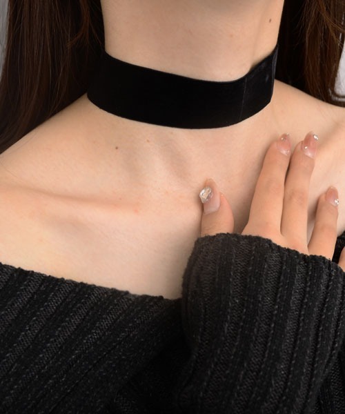 Mayree（メイリー）の「【float】ベロア シンプル チョーカー【9サイズ展開】（チョーカー・レディース・ブラック系5/ブラック系6/ブラック系7/ブラック系8/ブラック系9/ブラック系2/ブラック系4/ブラック系1/ブラック系3・FREE）」の17枚目の写真