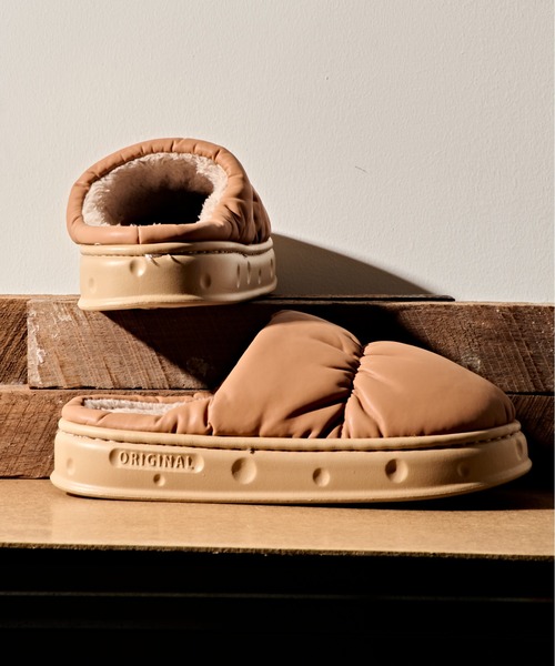 CALIFORNIA OUTFITTERS(カリフォルニア アウトフィッターズ)の「2-11E91 ダウン調 もこもこ あったか スリッパ ルームシューズ 防寒(サンダル・レディース・ブラック/ブラウン・40-41/38-39/36-37)」の15枚目の写真