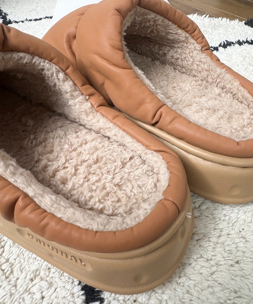 CALIFORNIA OUTFITTERS(カリフォルニア アウトフィッターズ)の「2-11E91 ダウン調 もこもこ あったか スリッパ ルームシューズ 防寒(サンダル・レディース・ブラック/ブラウン・40-41/38-39/36-37)」の21枚目の写真