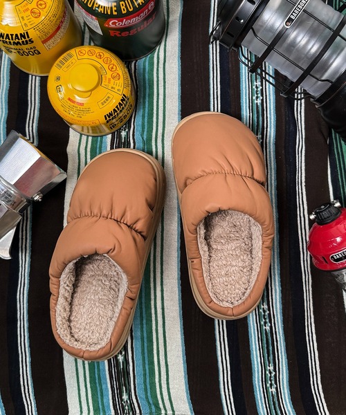 CALIFORNIA OUTFITTERS(カリフォルニア アウトフィッターズ)の「2-11E91 ダウン調 もこもこ あったか スリッパ ルームシューズ 防寒(サンダル・レディース・ブラック/ブラウン・40-41/38-39/36-37)」の6枚目の写真