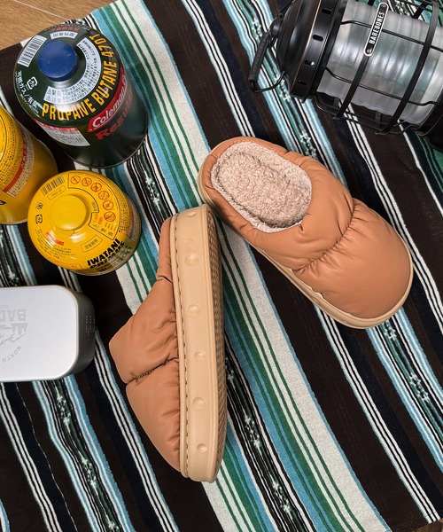 CALIFORNIA OUTFITTERS(カリフォルニア アウトフィッターズ)の「2-11E91 ダウン調 もこもこ あったか スリッパ ルームシューズ 防寒(サンダル・レディース・ブラック/ブラウン・40-41/38-39/36-37)」の7枚目の写真