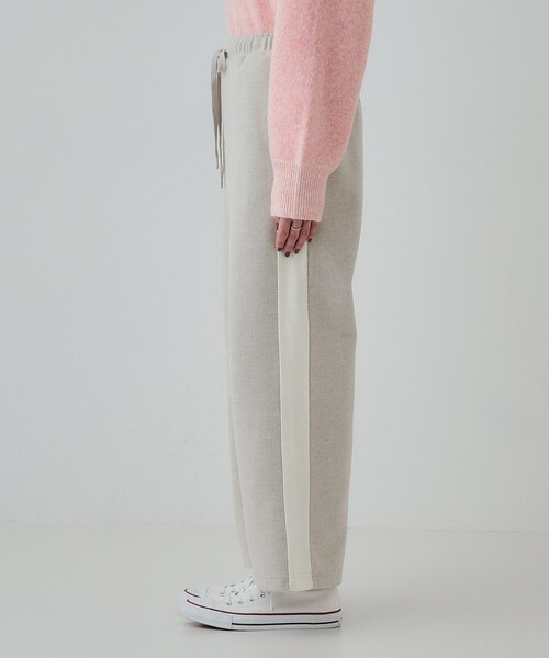 SHOO・LA・RUE（シューラルー）の「【S-LL】脚のラインをきれいに見せる サイドライン起毛イージーパンツ（その他パンツ・レディース・ブラック/ライトグレー・02/01/04/03）」の12枚目の写真