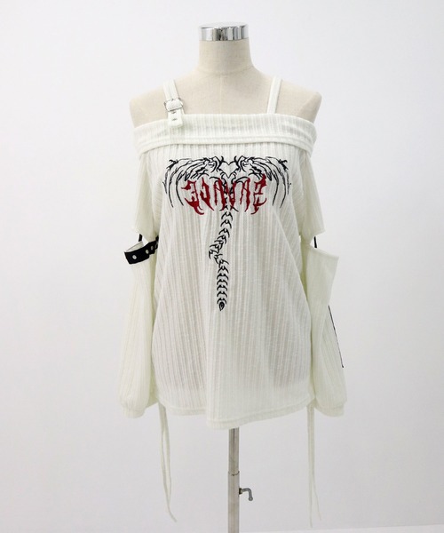 Diable baiser（ディアブルベーゼ）の「オフショル骨ロゴリブニットソートップス【大きいサイズ有】（Tシャツ/カットソー・レディース・グレー・LARGE/MEDIUM/4L/3L/LL）」の2枚目の写真