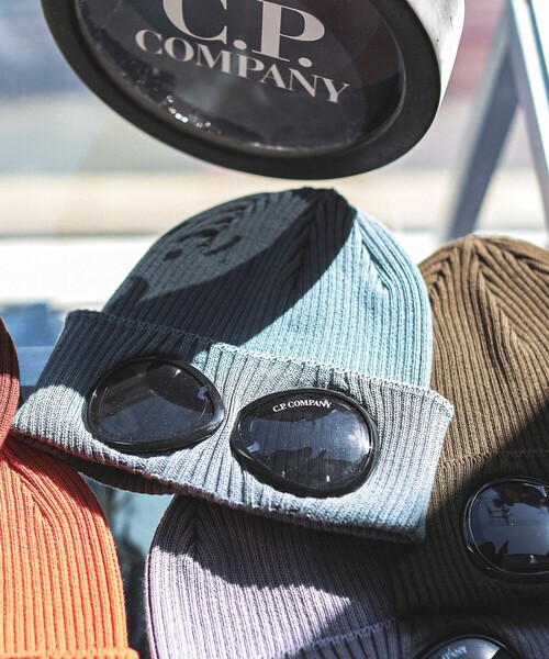 C.P. COMPANY（シーピーカンパニー）の「C.P. Company / COTTON GOGGLE BEANIE（ニットキャップ/ビーニー・メンズ・ブラック系その他4/オレンジ/ライトブルー/チャコールグレー/ラベンダー/グリーン/ブラック/レッド系その他7・ONE SIZE）」の5枚目の写真