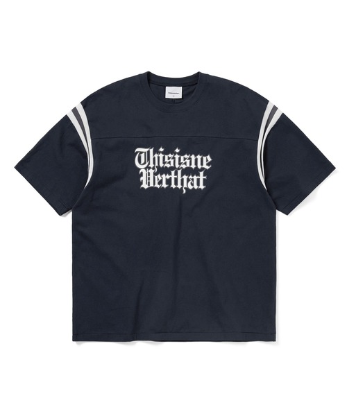 thisisneverthat(ディスイズネバーザット)の「Football Tee(Tシャツ/カットソー・メンズ・グレー/ネイビー・XL/L/M/S)」の2枚目の写真