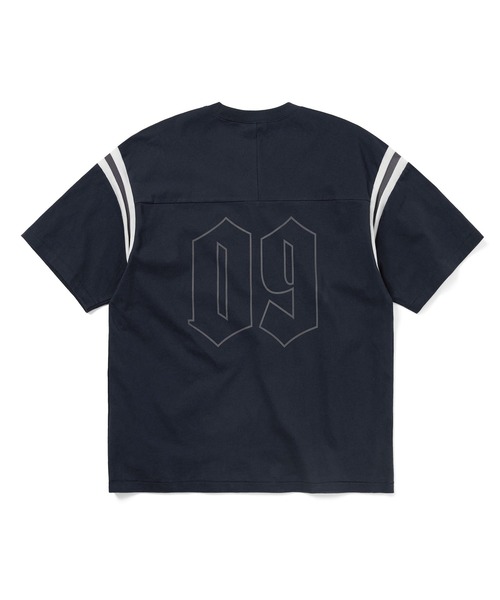 thisisneverthat(ディスイズネバーザット)の「Football Tee(Tシャツ/カットソー・メンズ・グレー/ネイビー・XL/L/M/S)」の5枚目の写真