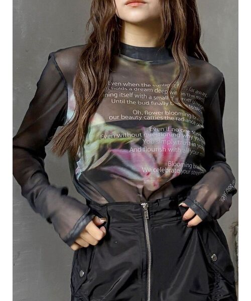 MURUA（ムルーア）の「フォトプリントシアートップス（Tシャツ/カットソー・レディース・ブラック/グレー/ライトグリーン・FREE）」の2枚目の写真