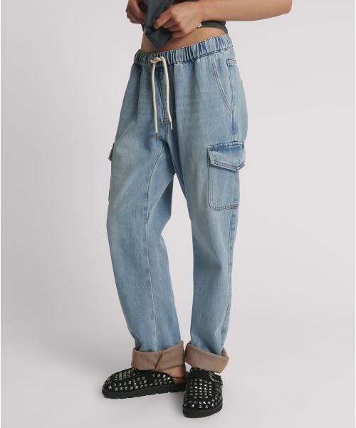 One Tea spoon（ワンティースプーン）の「CARGO SHABBIES DRAWSTRING BOYFRIEND JEANS（デニムパンツ・レディース・ライトインディゴブルー・XS）」の5枚目の写真