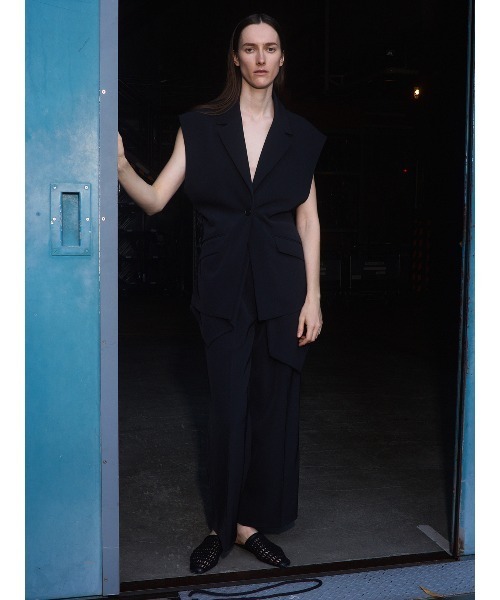 CIS.（シス）の「CIS． リネンルックノースリーブジャケット ウォッシャブル ストレッチ（テーラードジャケット・レディース・ブラック系/オリーブ系・36(7号)/38(9号)）」の4枚目の写真