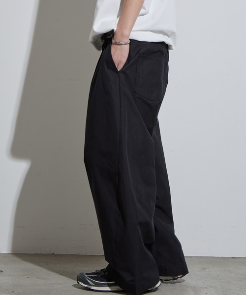 SLICK（スリック）の「【SLICK/スリック】T/C Twill Wide Silhouette Pants / 綿ポリエステルワイドシルエットバレルパンツ/バルーンシルエット / カーブパンツ（その他パンツ・メンズ・ブラウン/ブラック/グレイッシュベージュ・1/2/3）」の5枚目の写真