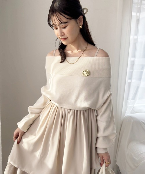 Cherie chuu（シェリーチュウ）の「【Cherie chuu】ブローチ付3wayニット（ニット/セーター・レディース・ベージュ/チャコールグレー/アイボリー・FREE）」の6枚目の写真