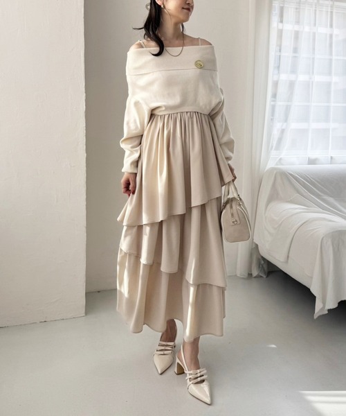 Cherie chuu（シェリーチュウ）の「【Cherie chuu】ブローチ付3wayニット（ニット/セーター・レディース・ベージュ/チャコールグレー/アイボリー・FREE）」の4枚目の写真