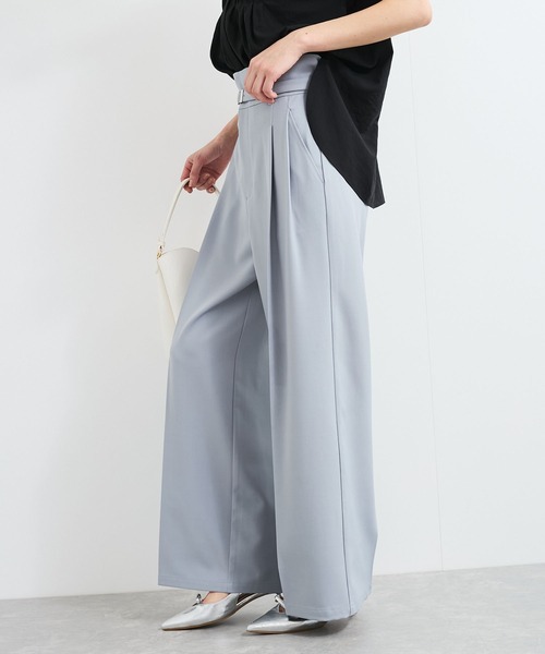 VIS（ビス）の「【新色追加】【防シワ/接触冷感】ベルトディテールタックワイドスラックスパンツ（スラックス・レディース・チャコールグレー/サックスブルー/ベージュ系その他2/ブラック/ライトグリーン・M/S/SS）」の14枚目の写真