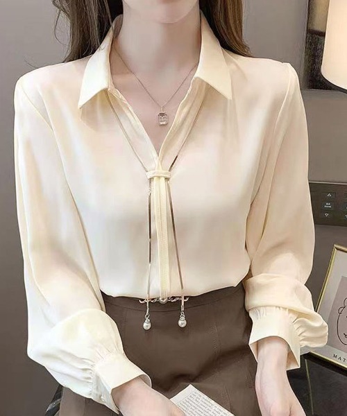 shoppinggo(ショッピングゴー)の「ブラウス ネックレス レディース トップス(シャツ/ブラウス・レディース・ベージュ・M)」の1枚目の写真