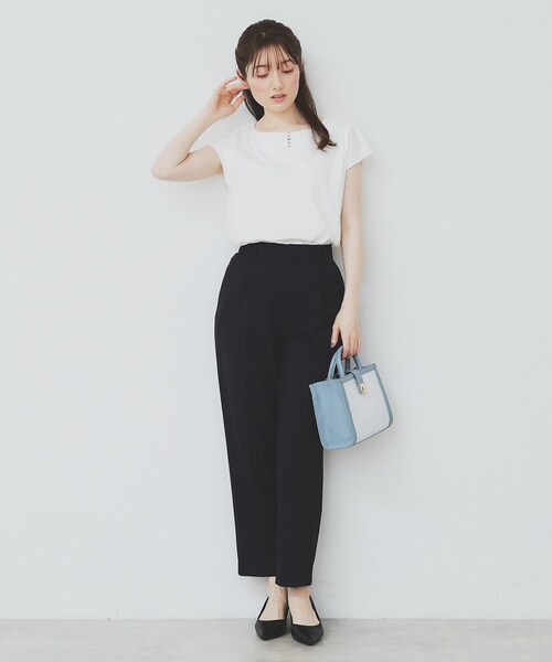 index（インデックス）の「《6色展開/XS-3サイズ》キーネックビジュートップス【UV/接触冷感/洗濯機洗い可】（Tシャツ/カットソー・レディース・チャコールグレー/サックスブルー/ネイビー/オフホワイト/ナチュラル/ライトイエロー系・40/38/42/36/34/44）」の10枚目の写真